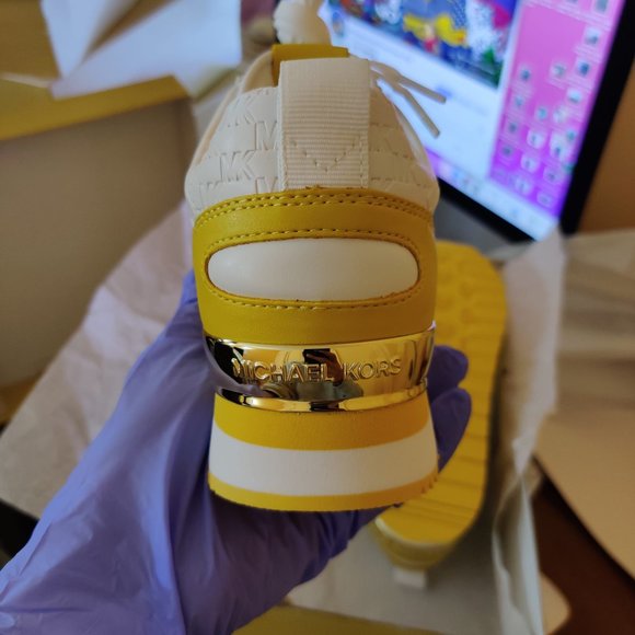 Michael Kors Wilma Trainer MK EMB Faux Leather Micro Women Shoes Size 6.5 - Picture 7 of 14